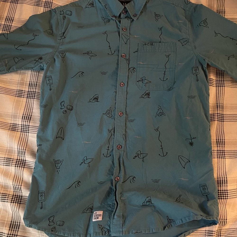 US VERSE THEM Short Sleeve Collared Shirt